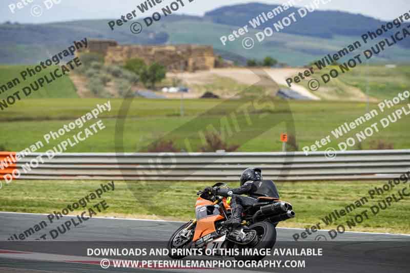 cadwell no limits trackday;cadwell park;cadwell park photographs;cadwell trackday photographs;enduro digital images;event digital images;eventdigitalimages;navarra;no limits trackdays;peter wileman photography;racing digital images;trackday digital images;trackday photos